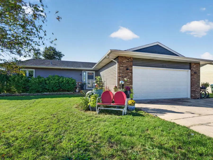155 W Fox Street, Coal City, IL 60416 - #3