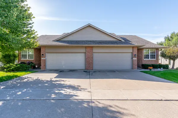 5033 Red Fox Road, Bettendorf, IA 52722