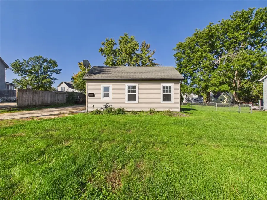 1027 Garfield Avenue, Belvidere, IL 61008 - #2