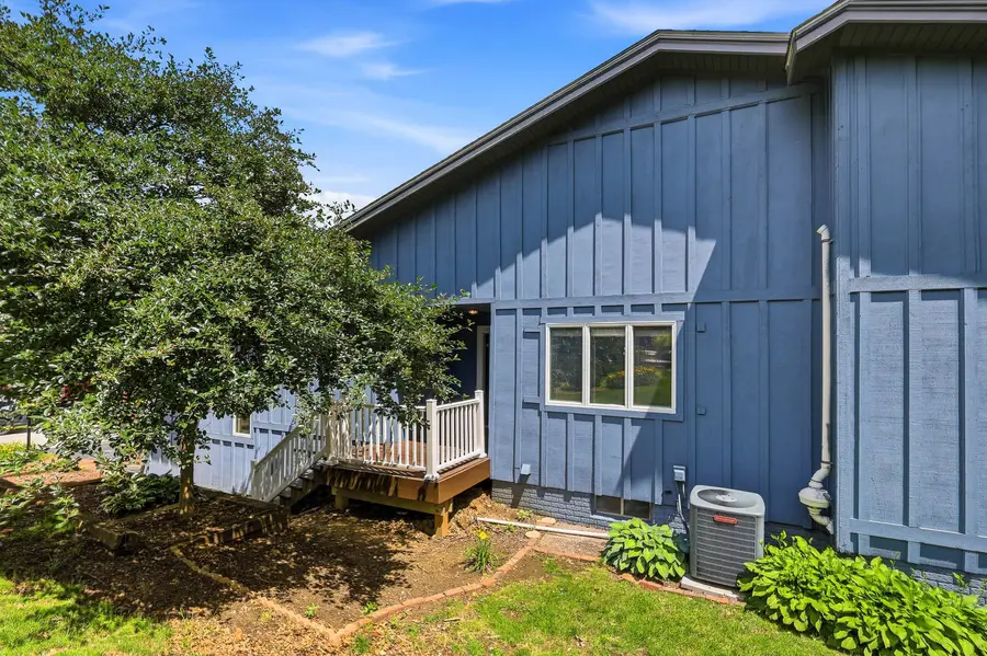 6401 Utica Ridge Road #12, Davenport, IA 52807 - #3