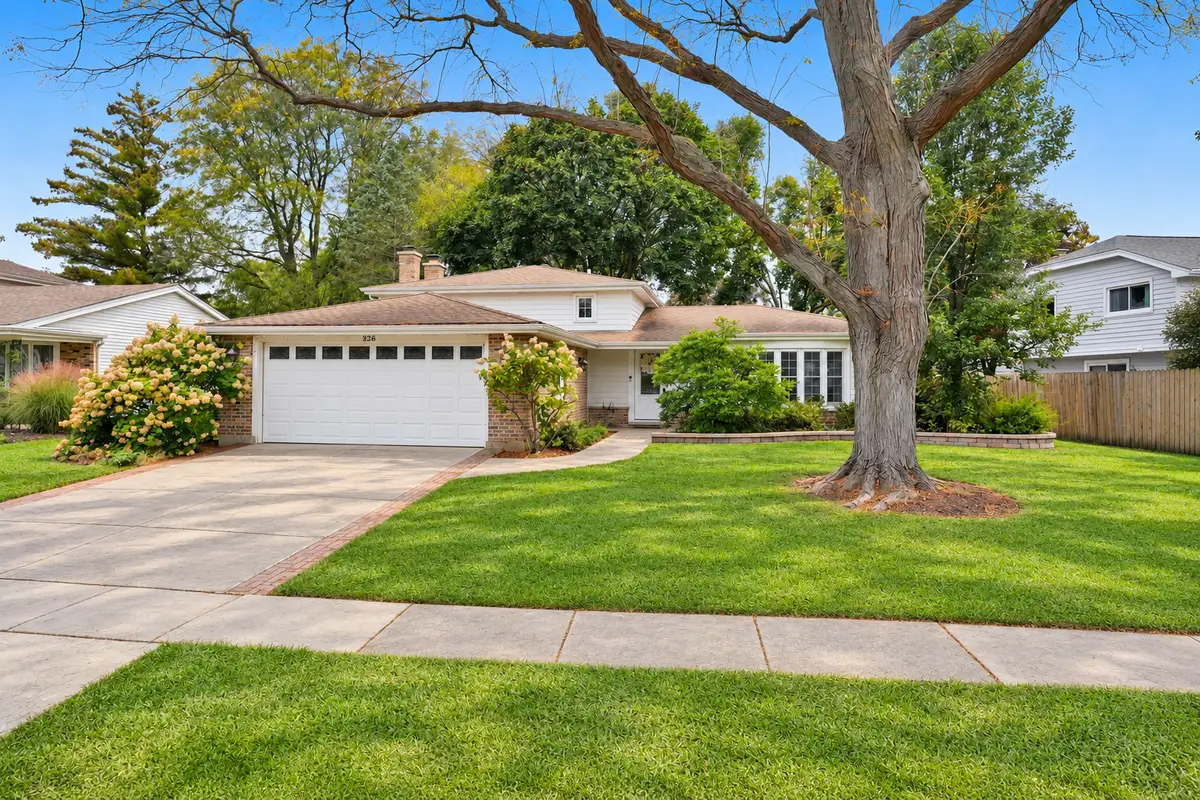 326 Greentree Parkway, Libertyville, IL 60048 - #1