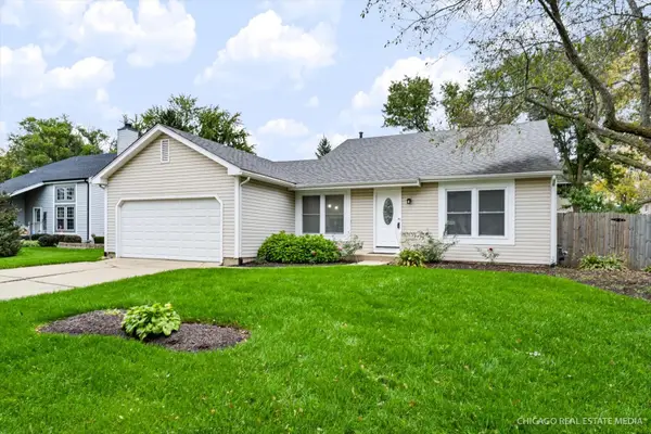 985 Ridgewood Lane, Crystal Lake, IL 60014