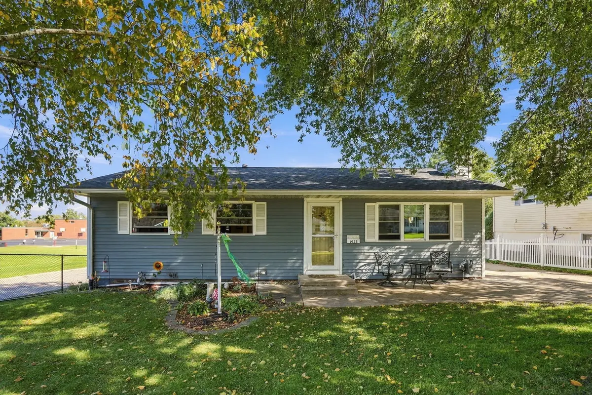 1925 N Elsie Avenue, Davenport, IA 52804 - #1
