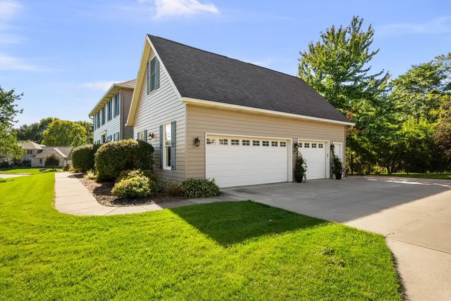 4338 Forest Road, Davenport, IA 52807 - #3