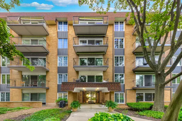 445 N Park Boulevard #2C, Glen Ellyn, IL 60137