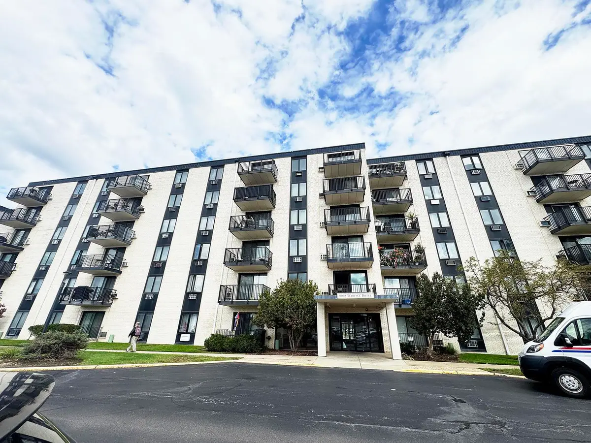 9098 W Terrace Drive #4-K, Niles, IL 60714 - #1