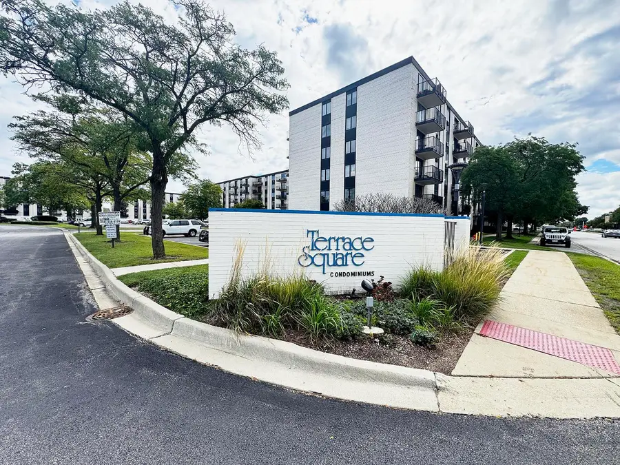 9098 W Terrace Drive #4-K, Niles, IL 60714 - #2