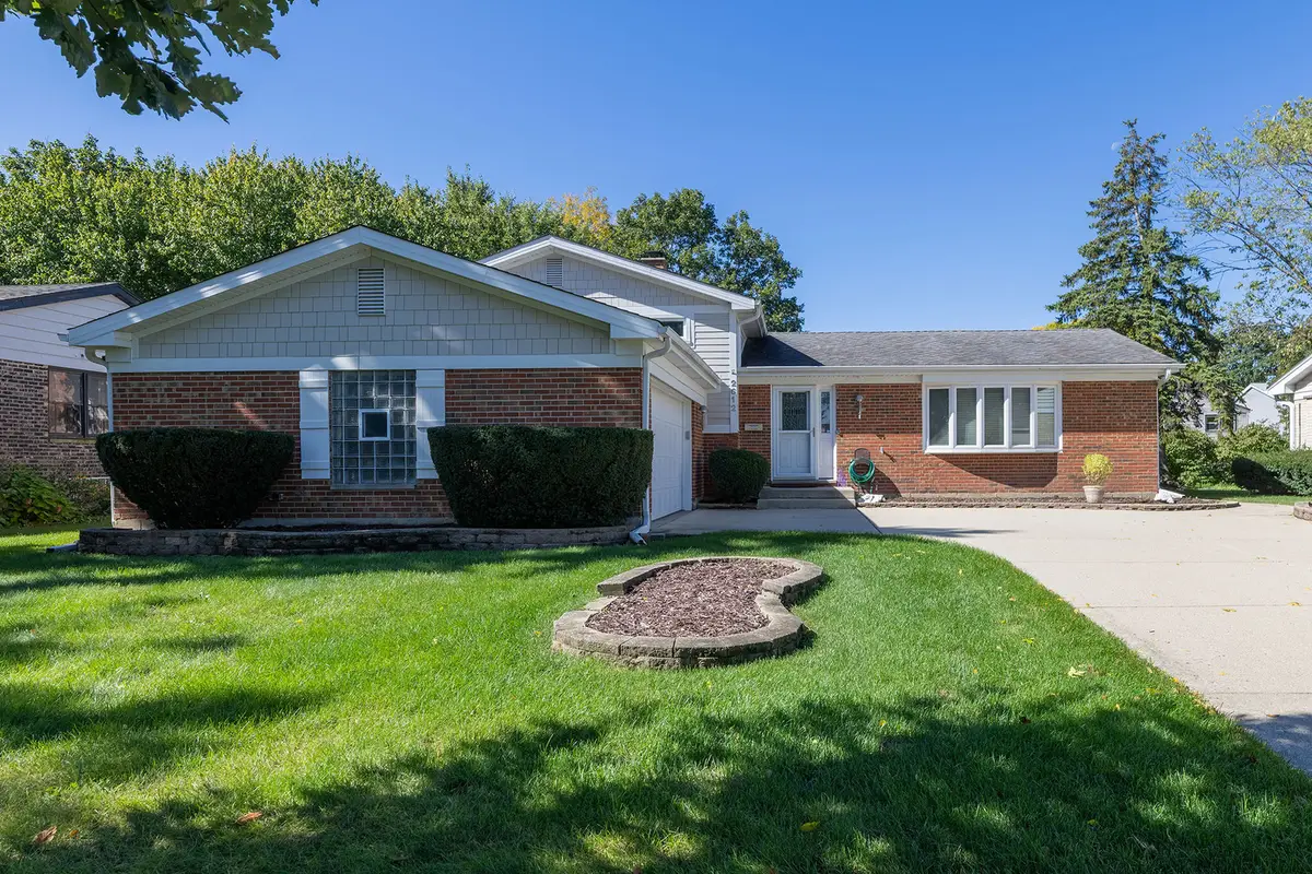 2612 N Waterman Avenue, Arlington Heights, IL 60004 - #1
