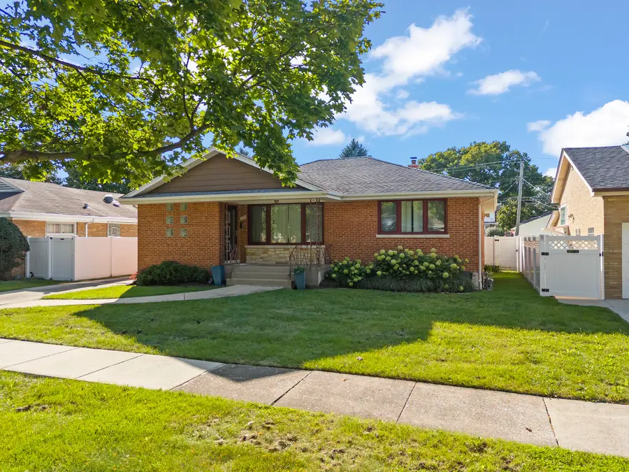 1944 Stratford Avenue, Westchester, IL 60154 - #2