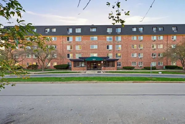 5011 Valley Lane #208, Streamwood, IL 60107