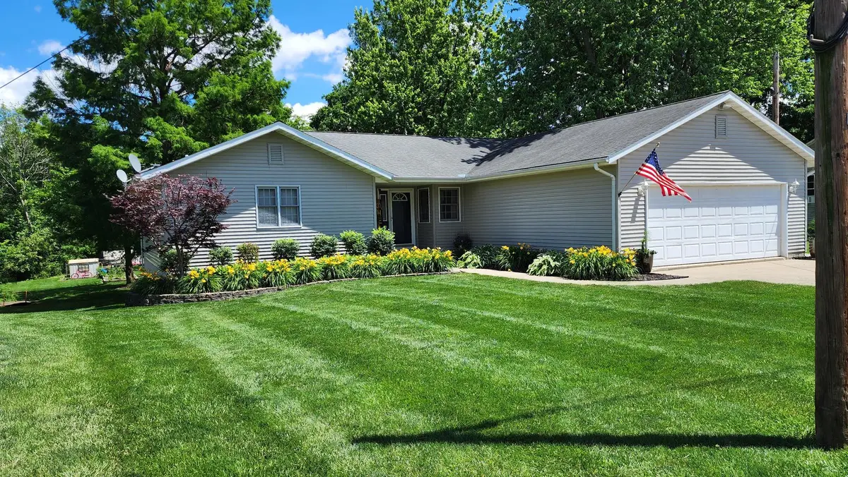 502 Stevens Street, Newton, IL 62448 - #1