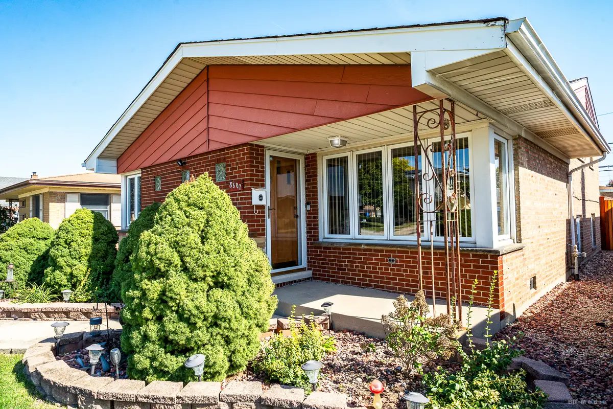 8607 S Tripp Avenue, Chicago, IL 60652 - #1