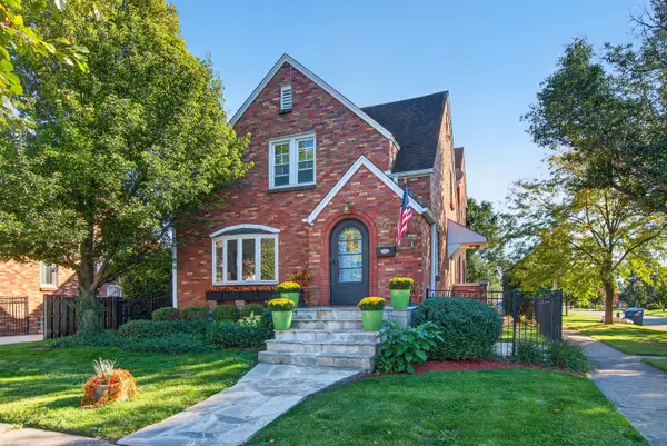 1005 Woodlawn Avenue, Des Plaines, IL 60016