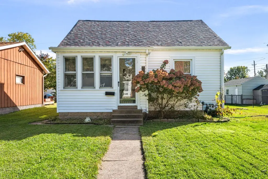806 22nd Avenue, East Moline, IL 61244 - #1
