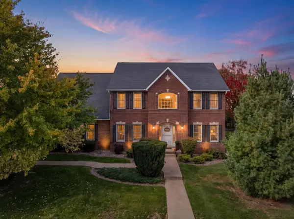 4960 Foxborough Court, Bettendorf, IA 52722