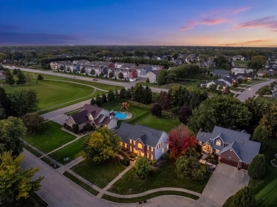 4960 Foxborough Court, Bettendorf, IA 52722 - #2