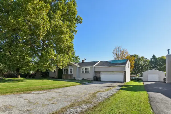 3409 N Betty Drive, Arlington Heights, IL 60004
