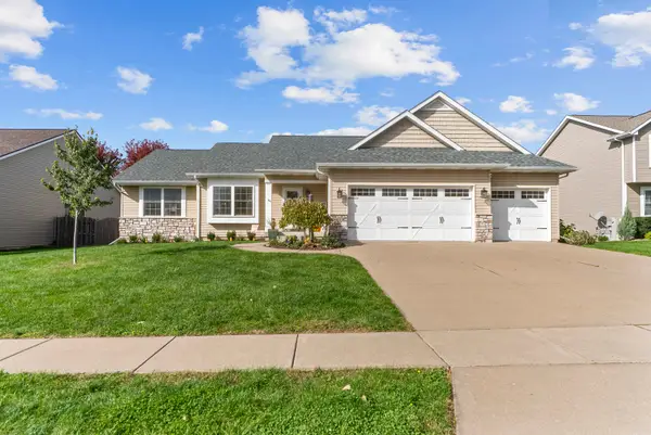 6612 Dorothys Drive, Bettendorf, IA 52722