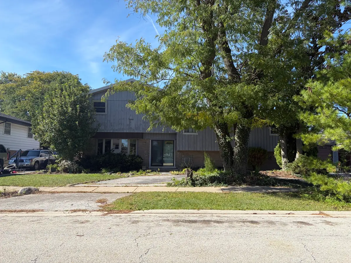 8408 Neenah Avenue, Burbank, IL 60459 - #1