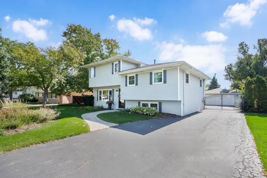 217 Holly Avenue, Darien, IL 60561 - #2