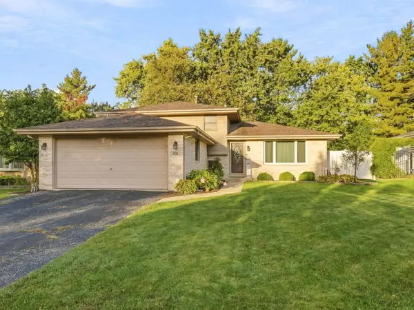 815 Pine Needle Lane, Joliet, IL 60432