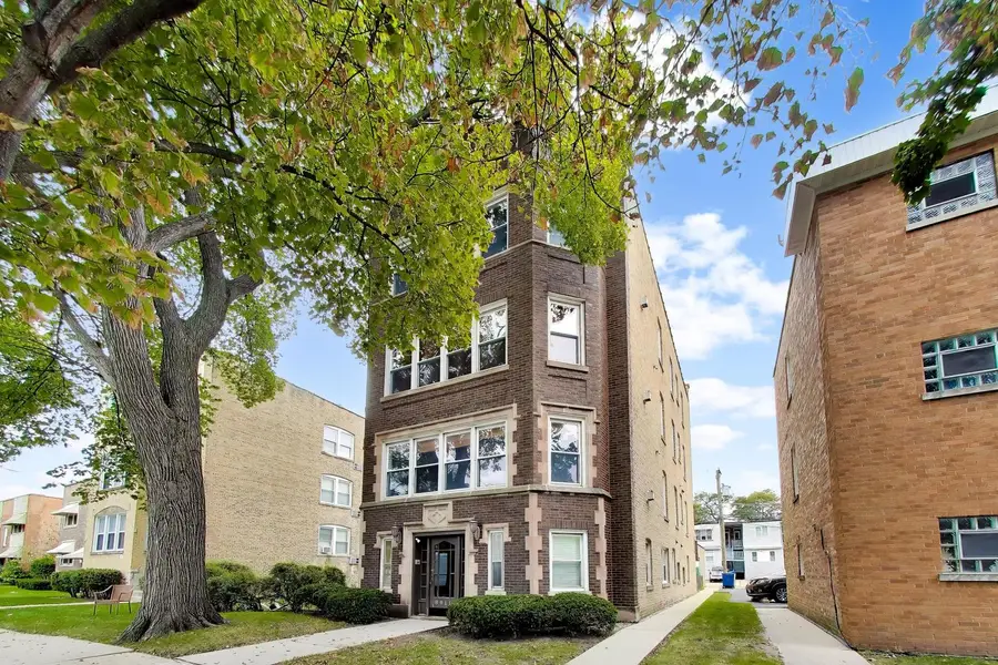 8911 Lamon Avenue #C, Skokie, IL 60077 - #3
