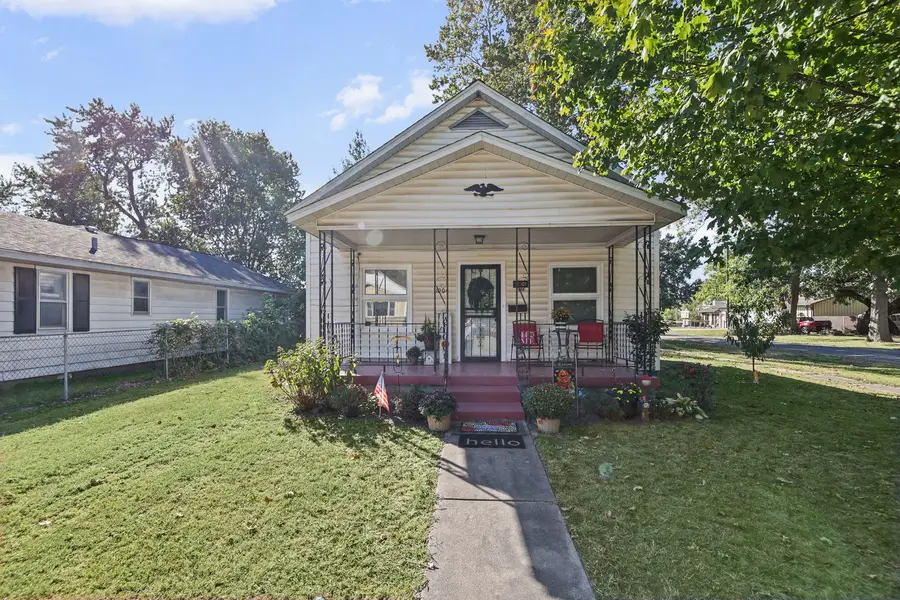 1004 Hester Avenue, Centralia, IL 62801 - #3