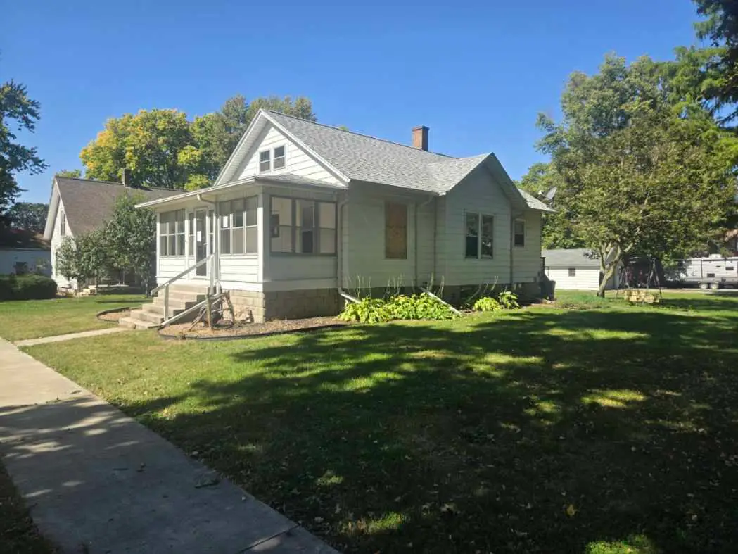 100 W Charles Street, McLean, IL 61754 - #1