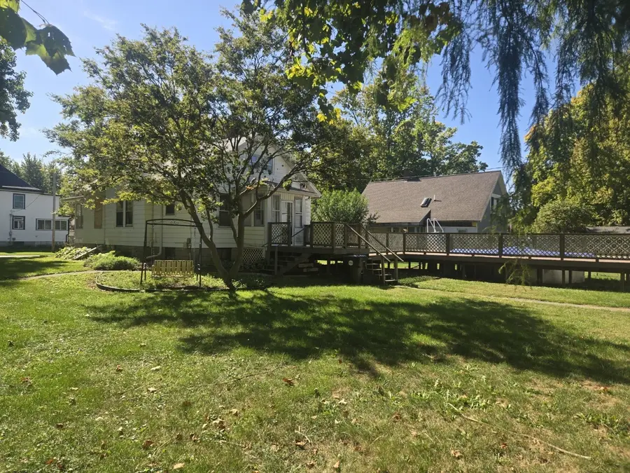 100 W Charles Street, McLean, IL 61754 - #2