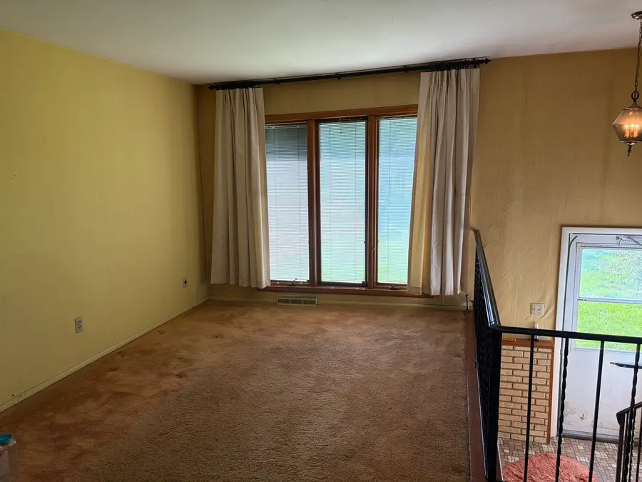 808 N Jefferson Avenue, Dixon, IL 61021 - #2
