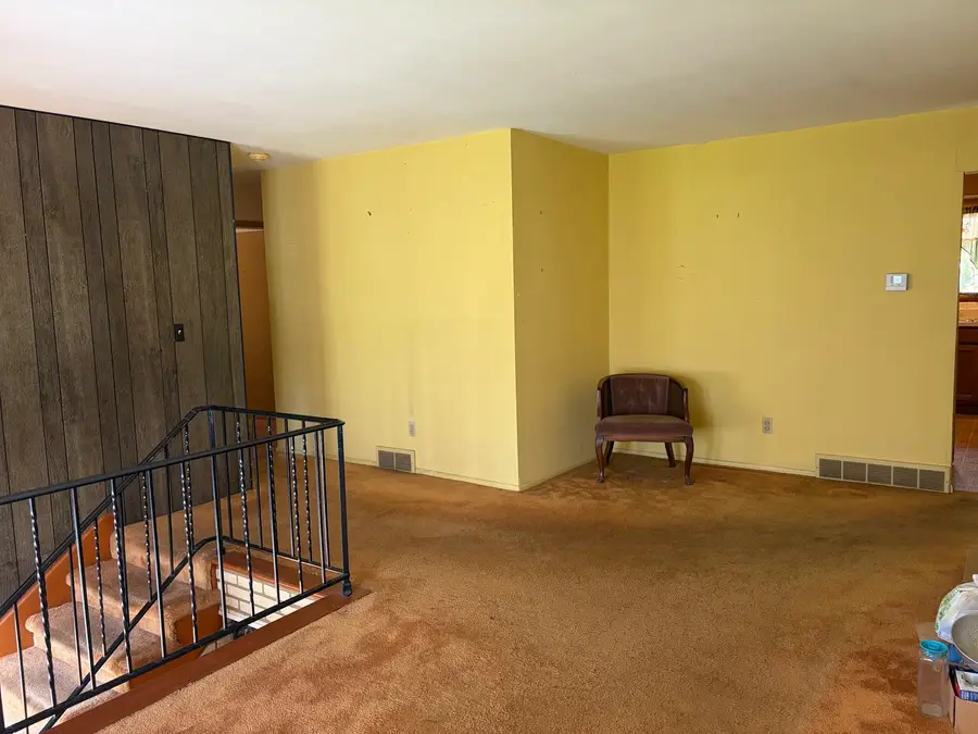 808 N Jefferson Avenue, Dixon, IL 61021 - #3