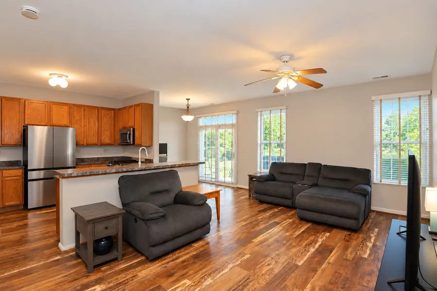 570 Springbrook Trail N, Oswego, IL 60543 - #3