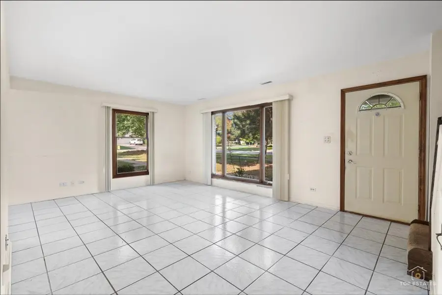 753 Moore Drive #753, Elk Grove Village, IL 60007 - #3