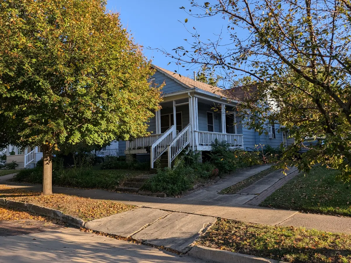 819 E Monroe Street, Bloomington, IL 61701 - #1