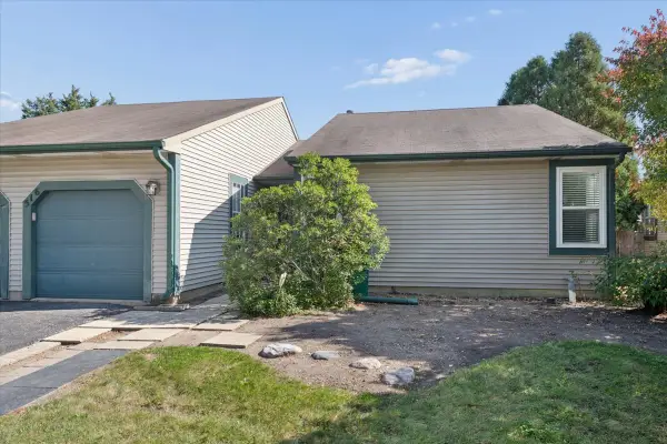516 Lyon Drive, Buffalo Grove, IL 60089