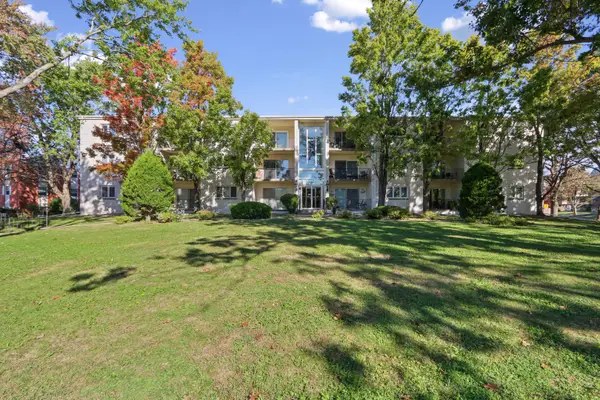 1004 E Harding Drive #201, Urbana, IL 61801