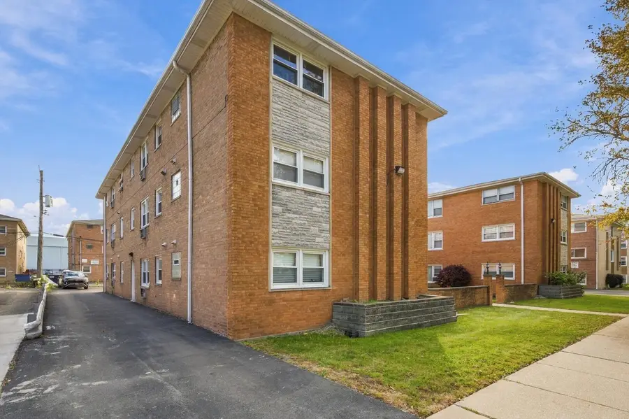 6927 W 64th Place #2East, Chicago, IL 60638 - #3