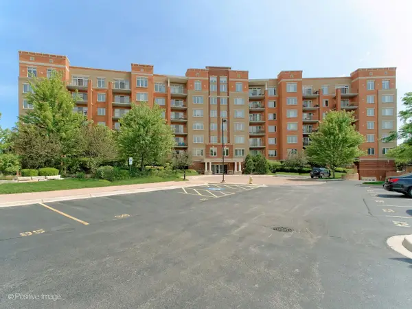 1 N Beacon Place #404, La Grange, IL 60525