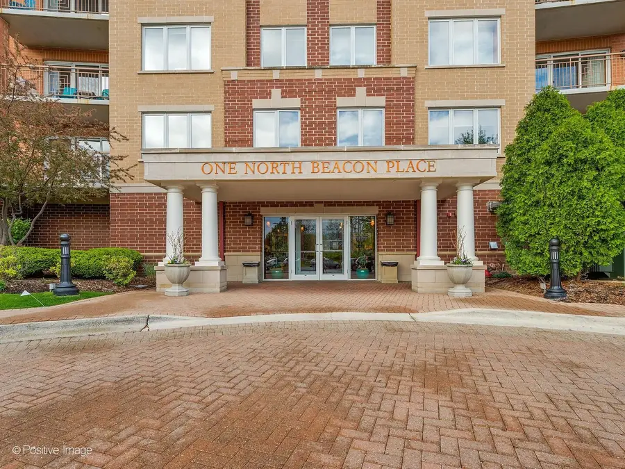 1 N Beacon Place #404, La Grange, IL 60525 - #2