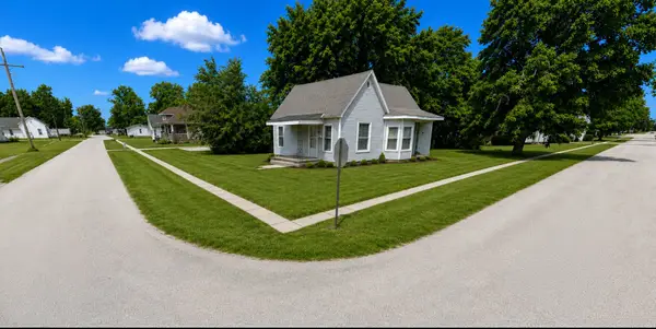 430 S Chestnut Street, Blandinsville, IL 61420