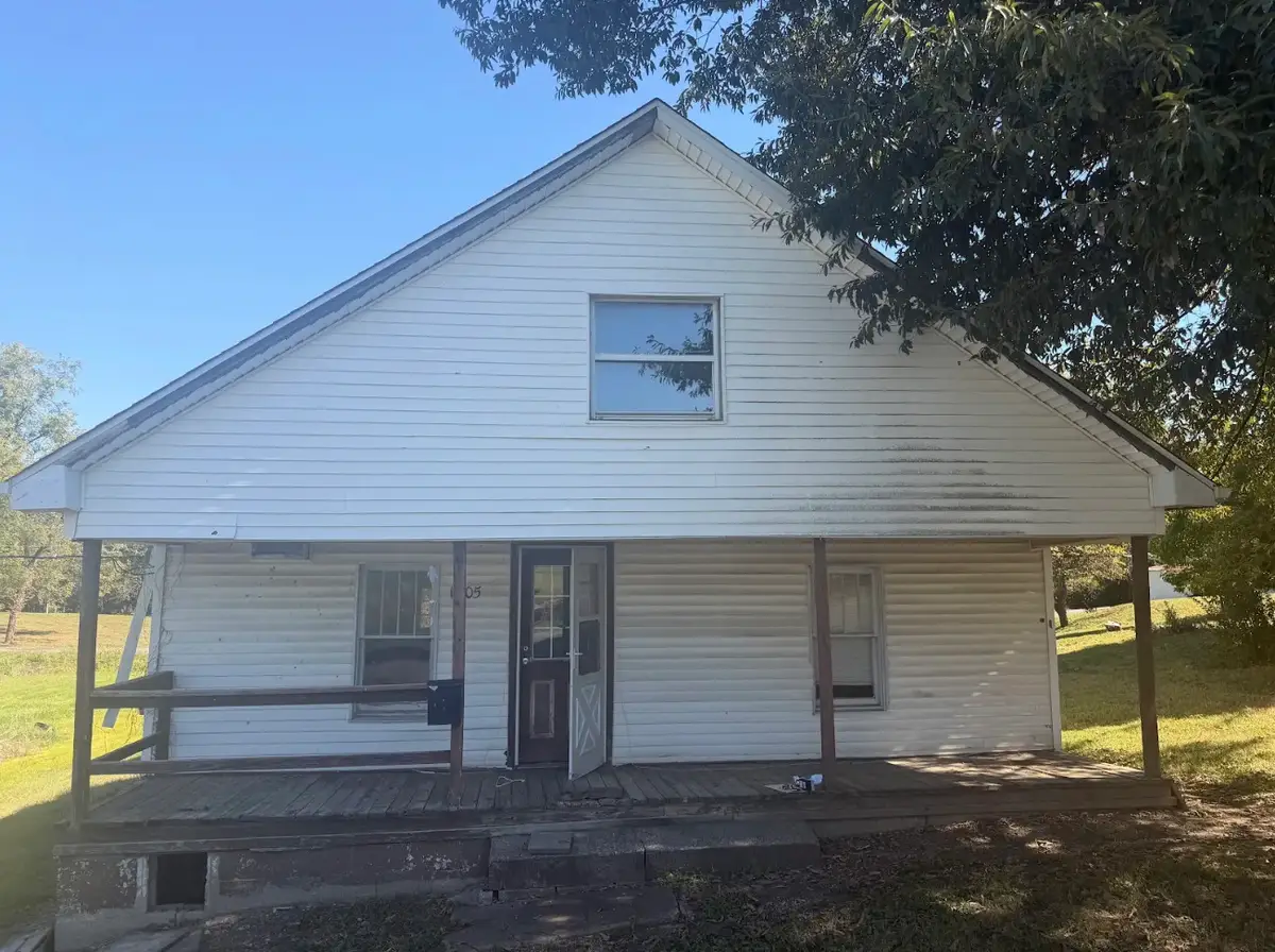 1405 Newton Avenue, Johnston City, IL 62951 - #1