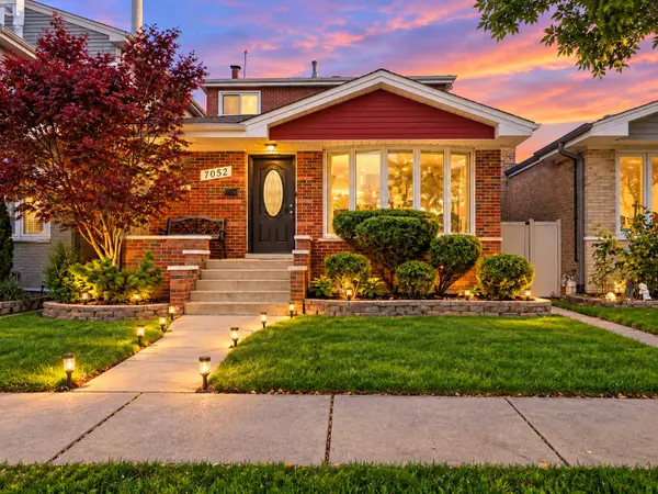 7052 W 64th Place, Chicago, IL 60638