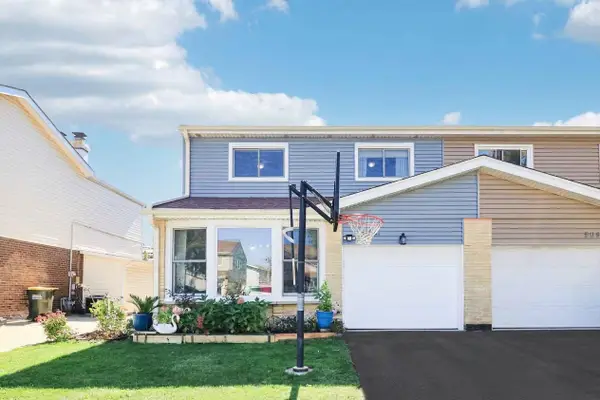 9041 W Oaks Avenue, Des Plaines, IL 60016
