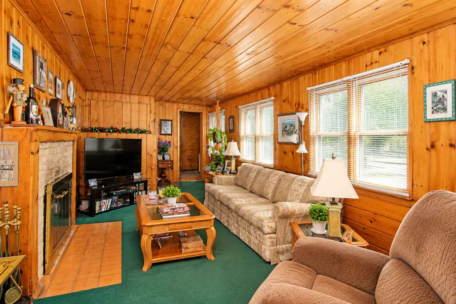 3017 Country Club Road, Woodstock, IL 60098 - #3
