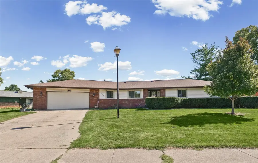 304 Carrie Avenue, Urbana, IL 61802 - #3