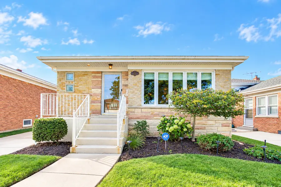 8329 W Sunnyside Avenue, Norridge, IL 60706 - #2