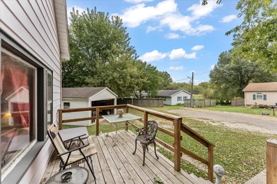 107 E Olive Street, Farmer City, IL 61842 - #2