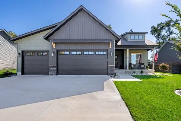 4915 Willow Circle, Davenport, IA 52806