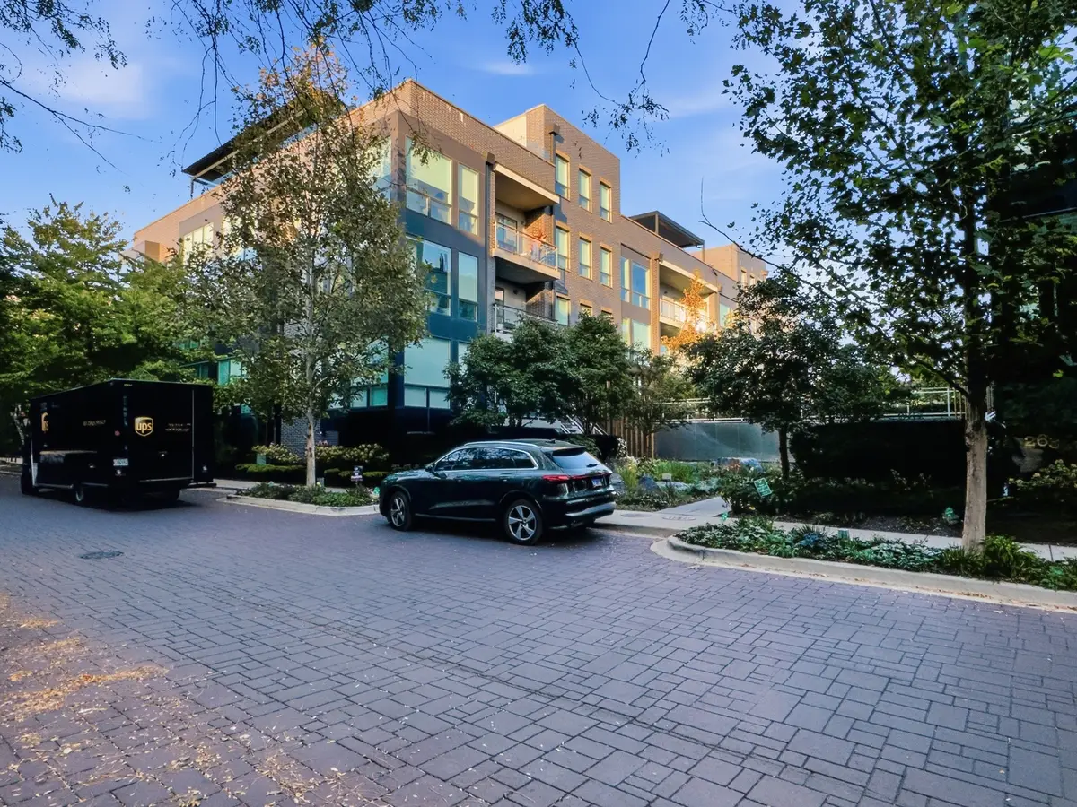 2643 N Hermitage Avenue #105, Chicago, IL 60614 - #1