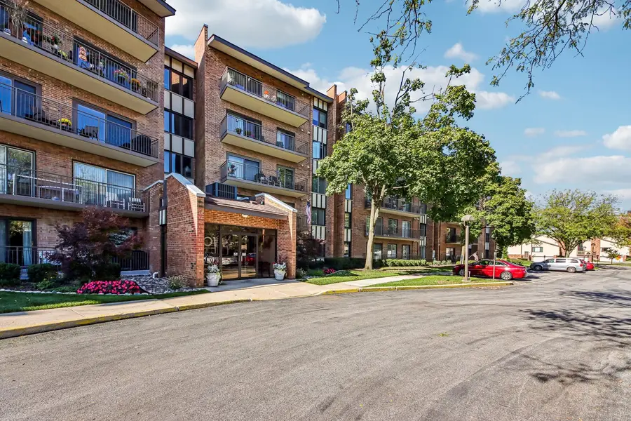 701 Lake Hinsdale Drive #201, Willowbrook, IL 60527 - #3